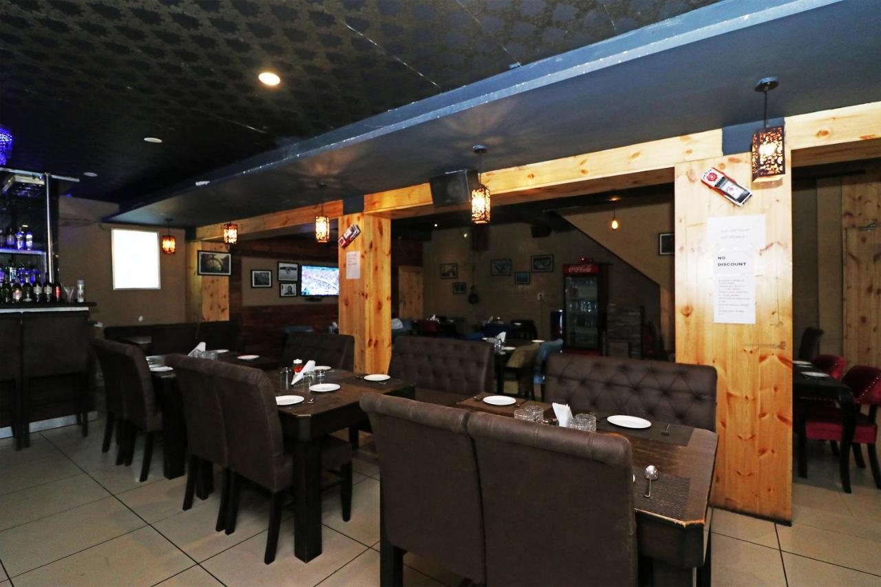 Oyo 22677 Hotel Mehfil Rājpura Eksteriør bilde